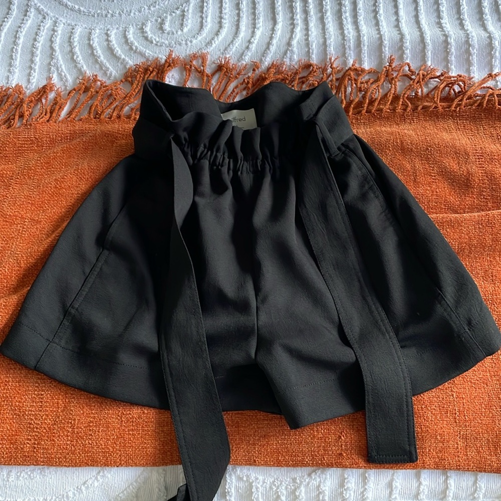 Wilfred Paperbag High-Waisted Shorts